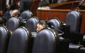 A dormir en el curul