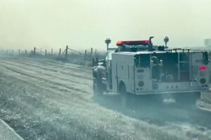 (Video) Incendio en Nebraska, E.E. U.U. afecta autopista cerca de Clarkson