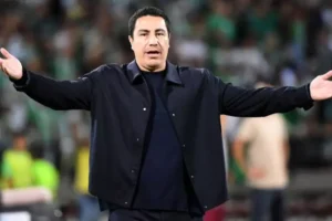 Ya firmó: Efraín Juárez será el nuevo entrenador de Pumas