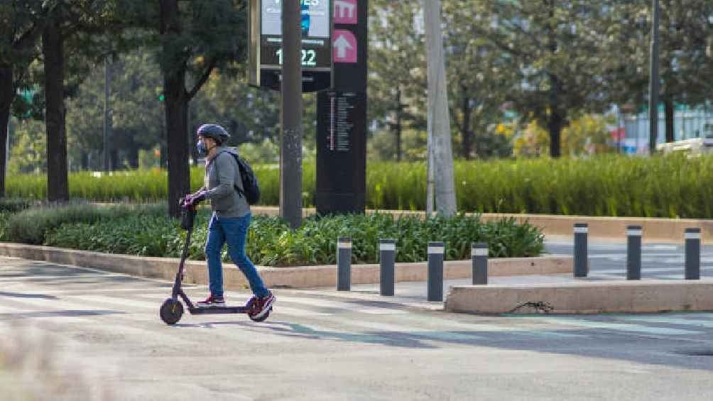 Seguridad vial CDMX: regulación para patines eléctricos y motonetas