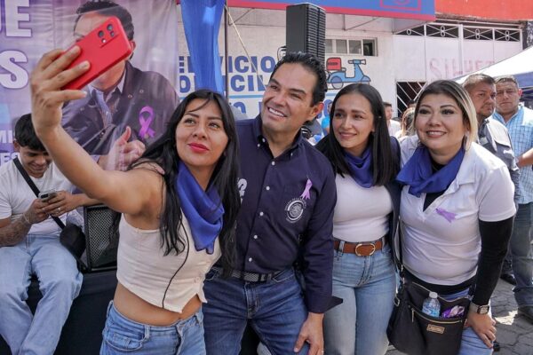 EL SENADOR ENRIQUE VARGAS INAUGURA OFICINA DE ATENCIÓN EN ECATEPEC