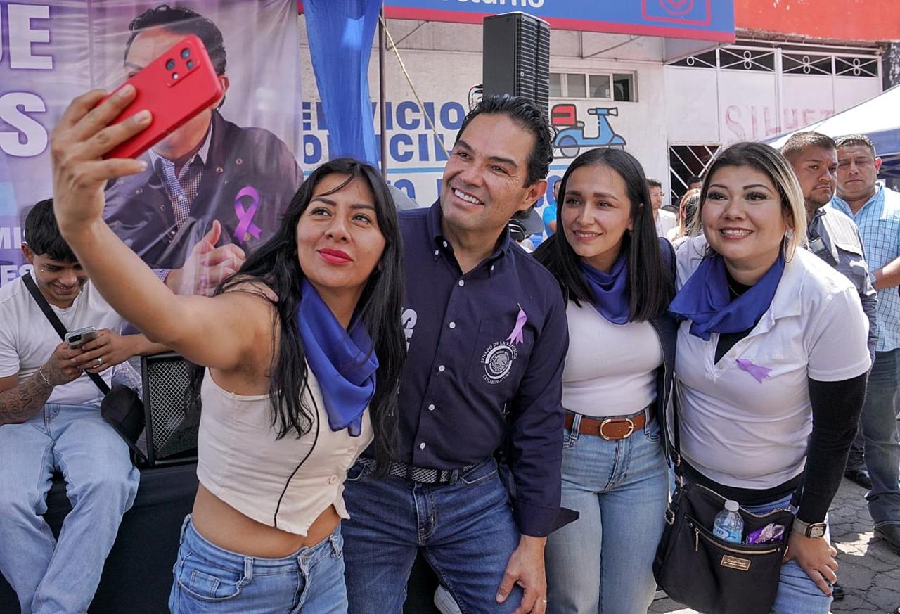 EL SENADOR ENRIQUE VARGAS INAUGURA OFICINA DE ATENCIÓN EN ECATEPEC