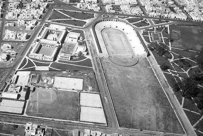 En el corazón de la colonia Roma, donde hoy se levanta el complejo habitacional Juárez, alguna vez rugió el Estadio Nacional de México,