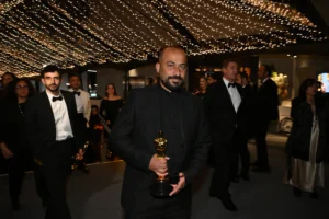 Colonos israelíes golpean y encarcelan a Hamdan Ballal, palestino galardonado en los Oscars