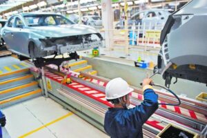 Reducen aranceles industria automotriz
