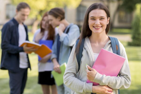 Trump aleja a estudiantes extranjeros de EE.UU. estudiantes