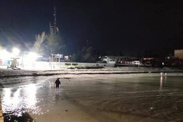 Mar se aleja en Yucatán y causa alarma