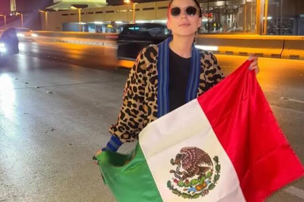 Majo Aguilar emociona al mundo al interpretar el Himno Nacional en la pelea de ‘Canelo’ Álvarez vs William Scull