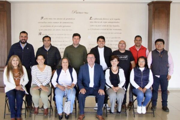 Miguel Ángel Ramírez Ponce fortalece lazos con autoridades auxiliares de la Colonia La Mota