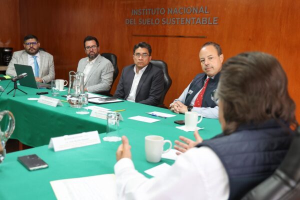 Avanza estrategia para regularizar más de 12 mil viviendas, impulsada por los gobiernos federal y del Estado de México