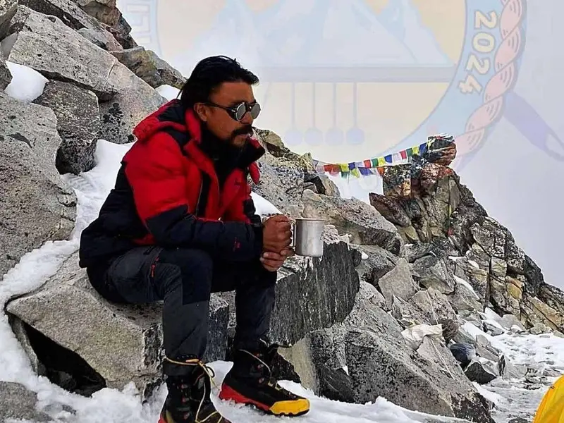 Muere alpinista filipino en el Everest 2025