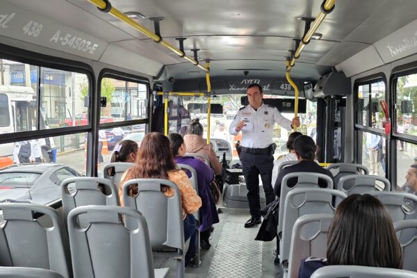 ¡Mano firme de Ricardo Moreno! Inicia limpia del transporte público en Toluca