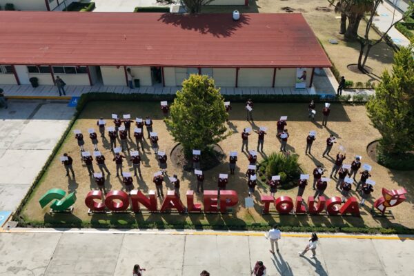 Estudiantes mexiquenses brillan en campeonato nacional de habilidades digitales