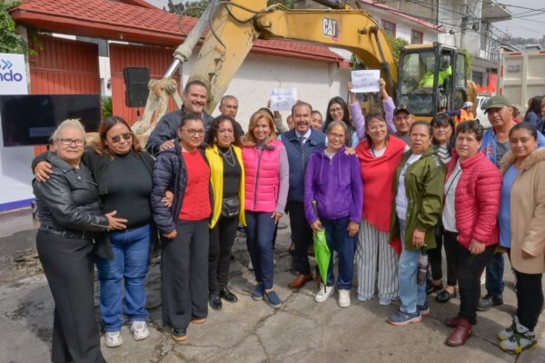 ATIZAPÁN SIGUE CRECIENDO CON MÁS OBRA, PEDRO RODRÍGUEZ EN COMPAÑÍA DE PATY ARÉVALO INICIAN REHABILITACIÓN INTEGRAL DE LA AVENIDA HIPÓDROMO EN SAN MIGUEL XOCHIMANGA