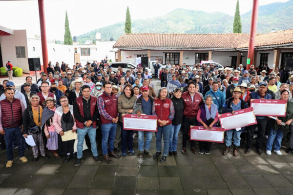 Entrega GEM apoyos económicos a más de un centenar de productores de maíz y hortalizas de Temascalcingo afectados por inundaciones