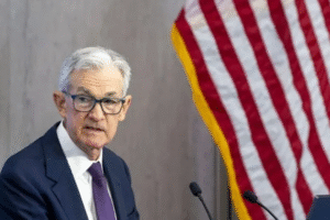 Trump ataca a Powell tras congelar tasas