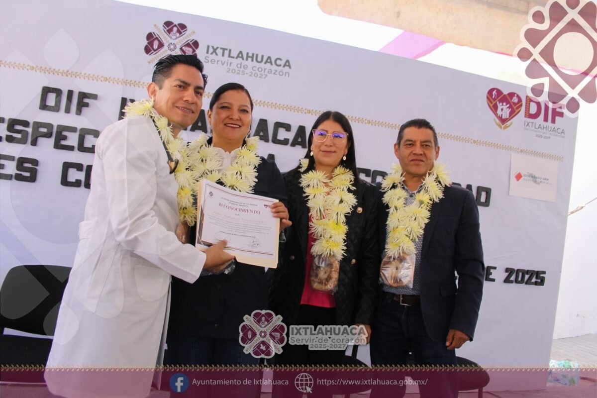 Médicos atienden gratis a familias en Ixtlahuaca