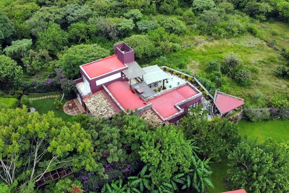 Así se ve desde el aire la propiedad de Fernández Noroña, ubicada en la zona de Achichipique. Crédito: Archivo Editorial