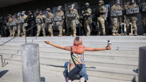 militar protestas California