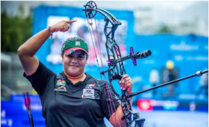 Maya Becerra mundial arco