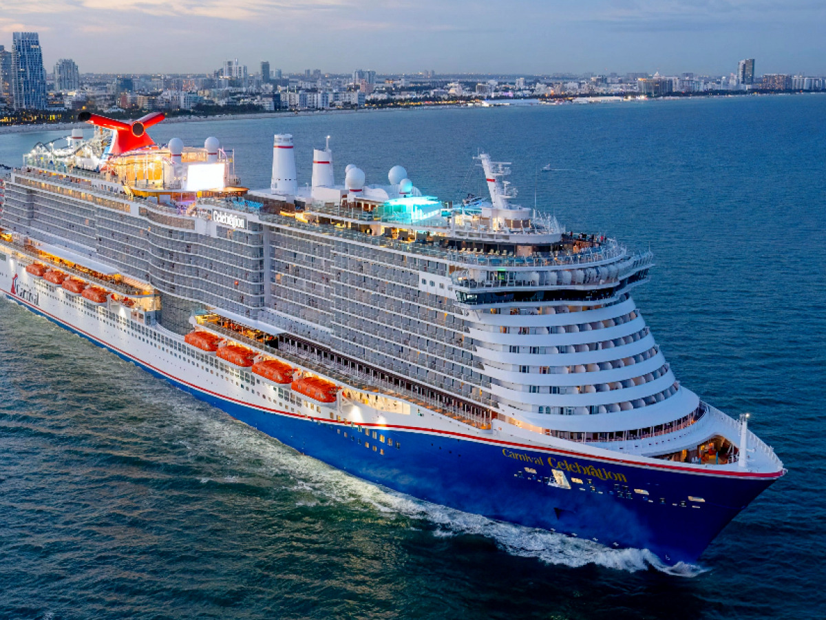 demanda millonaria Carnival Corporation