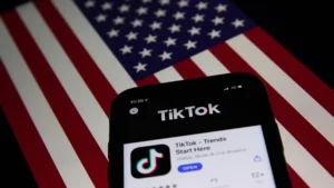aplicacion-tiktok-bandera-eeuu_96