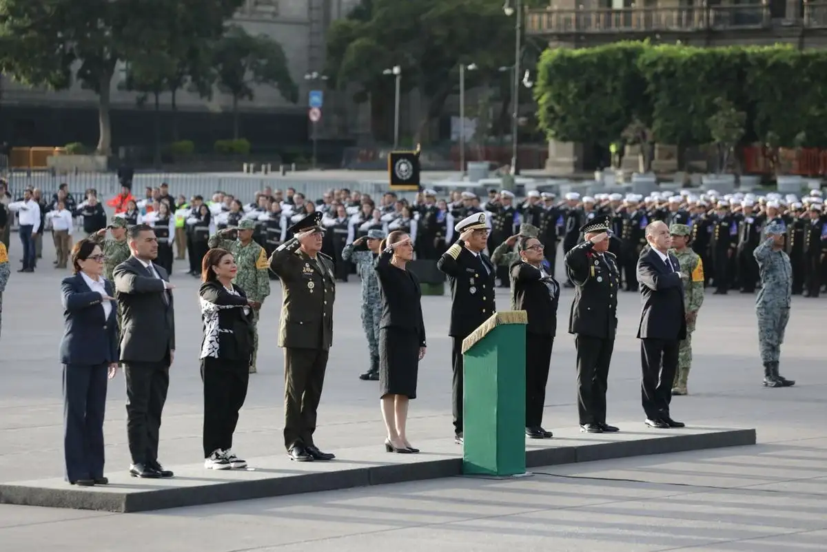 encabeza-sheinbaum-ceremonia-a-las-victimas-de-los-sismos-1985-y-2017-en-el-zocalo_49f505ac-2697-47fc-a8c9-3ffb4f66a4a1_media