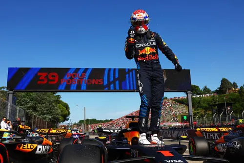Verstappen triunfa en el GP de Azerbaiyán
