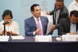 ENRIQUE VARGAS-SENADOR (2)