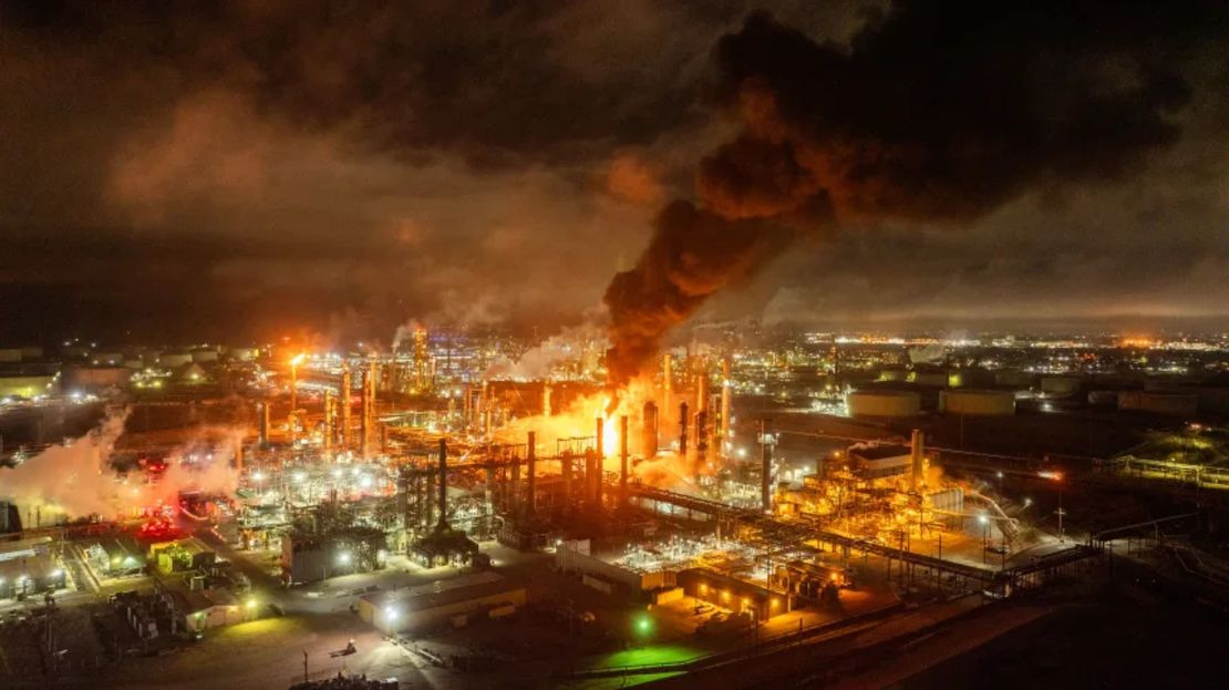 Incendio refinería Chevron