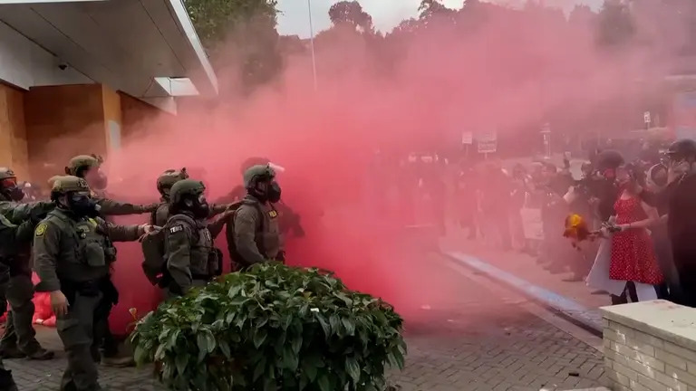 protesta edificio ICE Portland