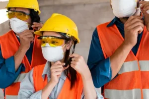 companeros-equipo-seguridad-trabajando_23-2148908434