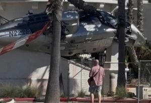 Helicóptero estrella playa California