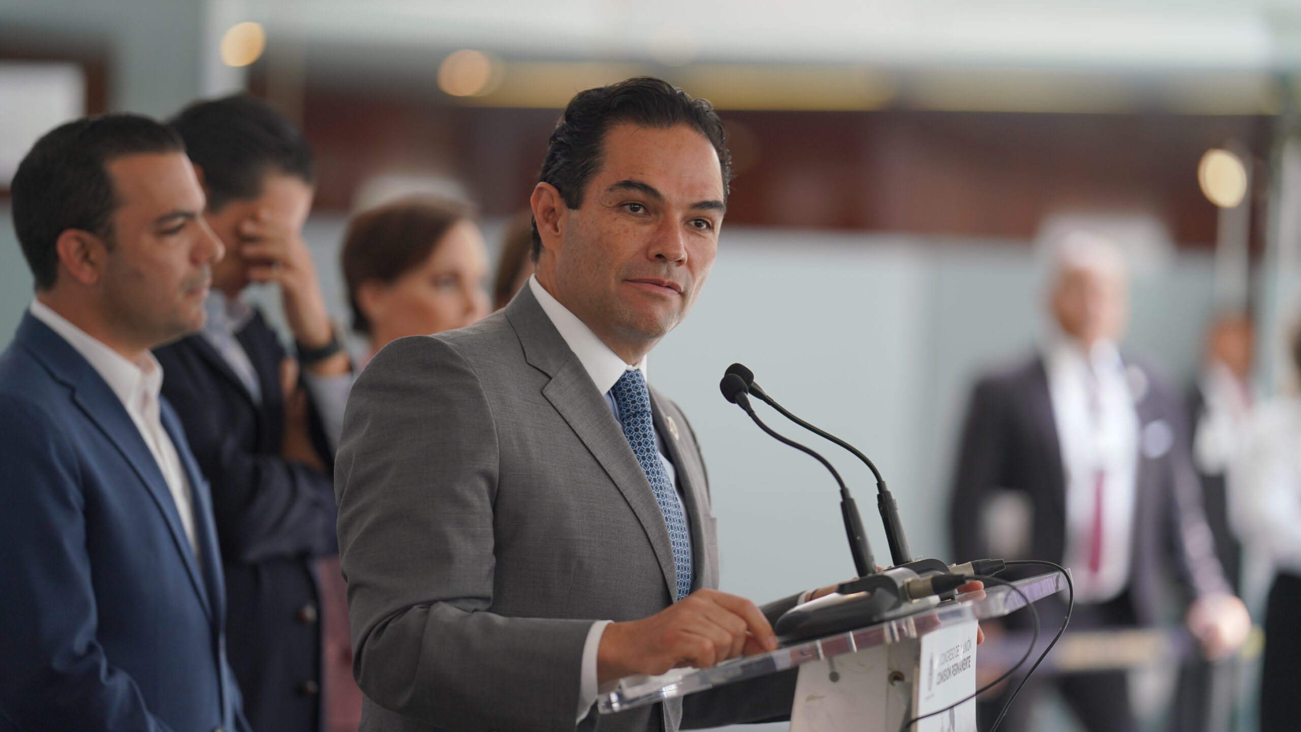 ENRIQUE VARGAS-SENADOR (1) (1)