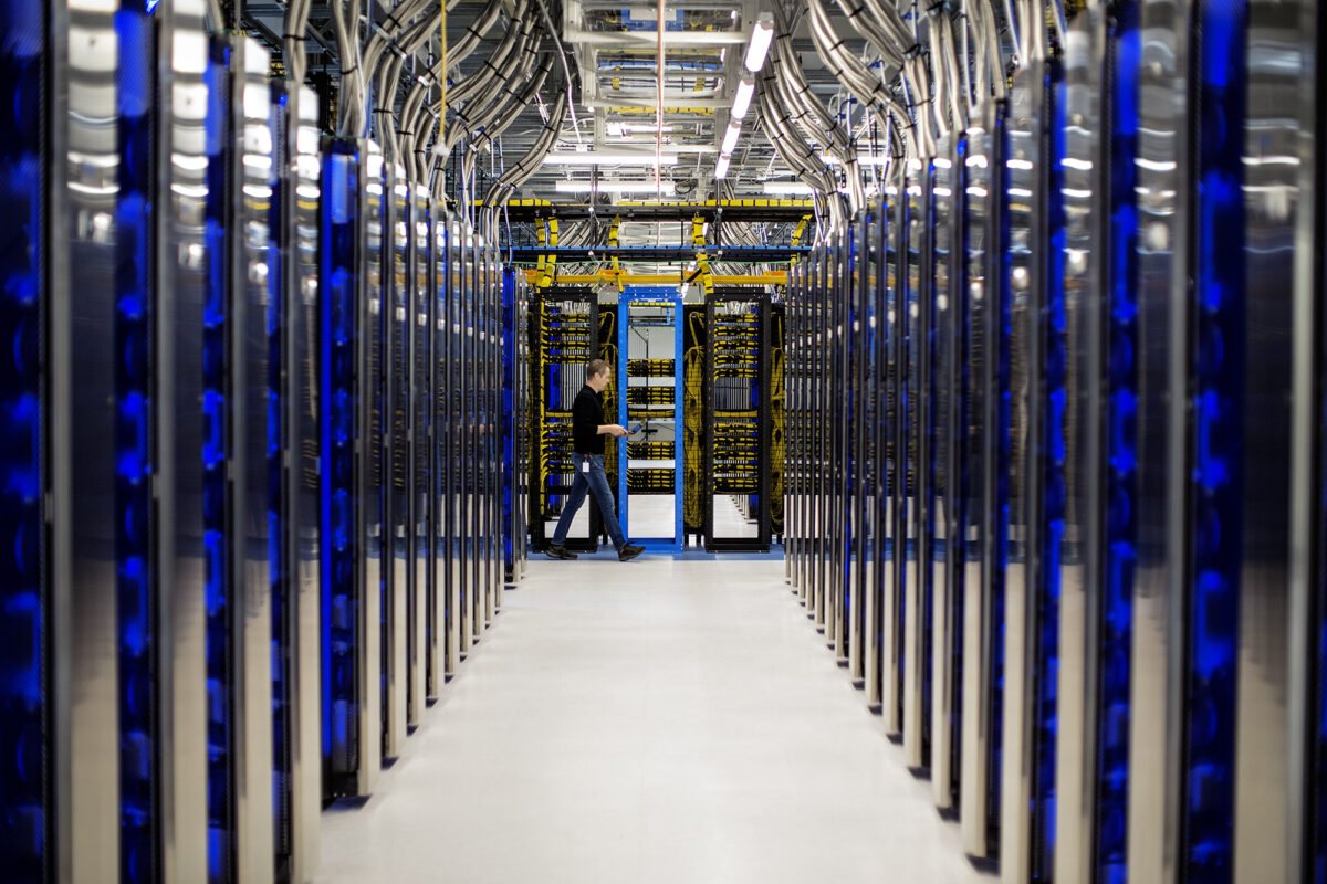 MSC17_dataCenter_049