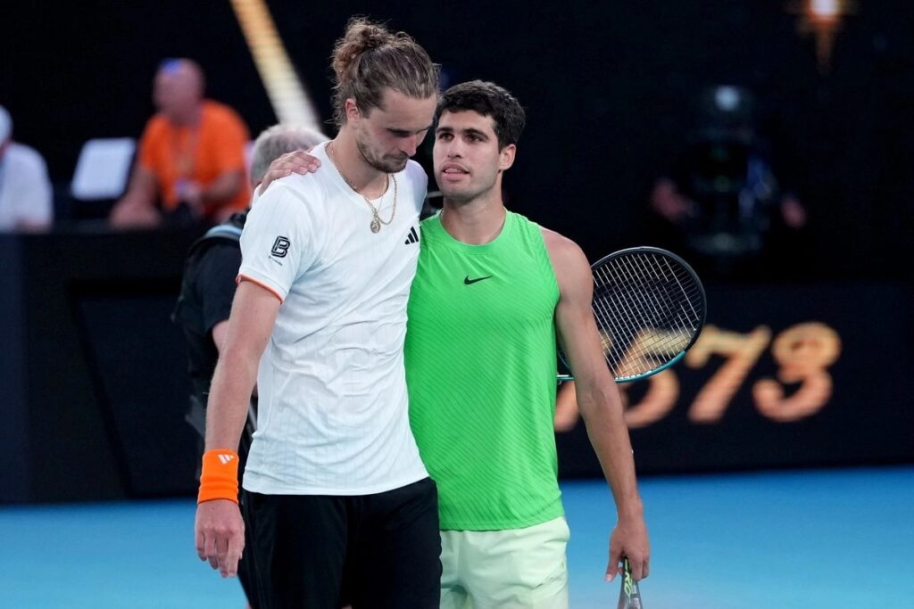 Alcaraz derrota Zverev Australia