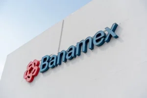 Banamex confirma intermitencias banca