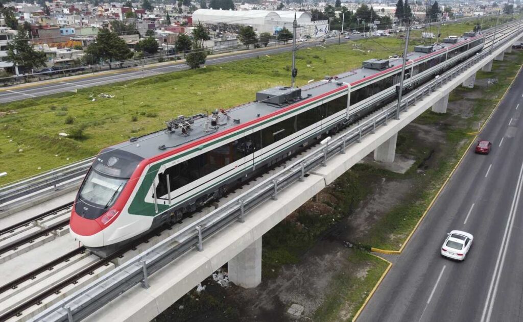 Tren México Toluca usuarios