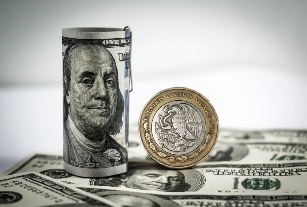 Dolar supera 18 pesos