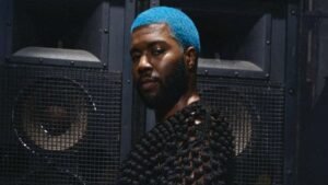 Khalid anuncia precios