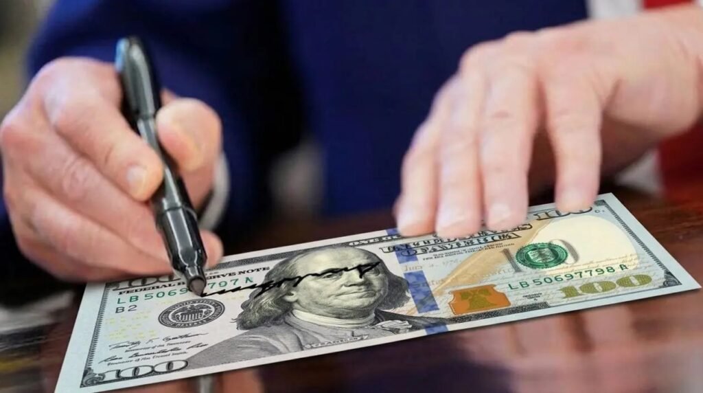 Los nuevos dólares tendrán la firma de Trump