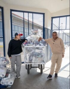 Saskia Niño de Rivera ayuda a Beto