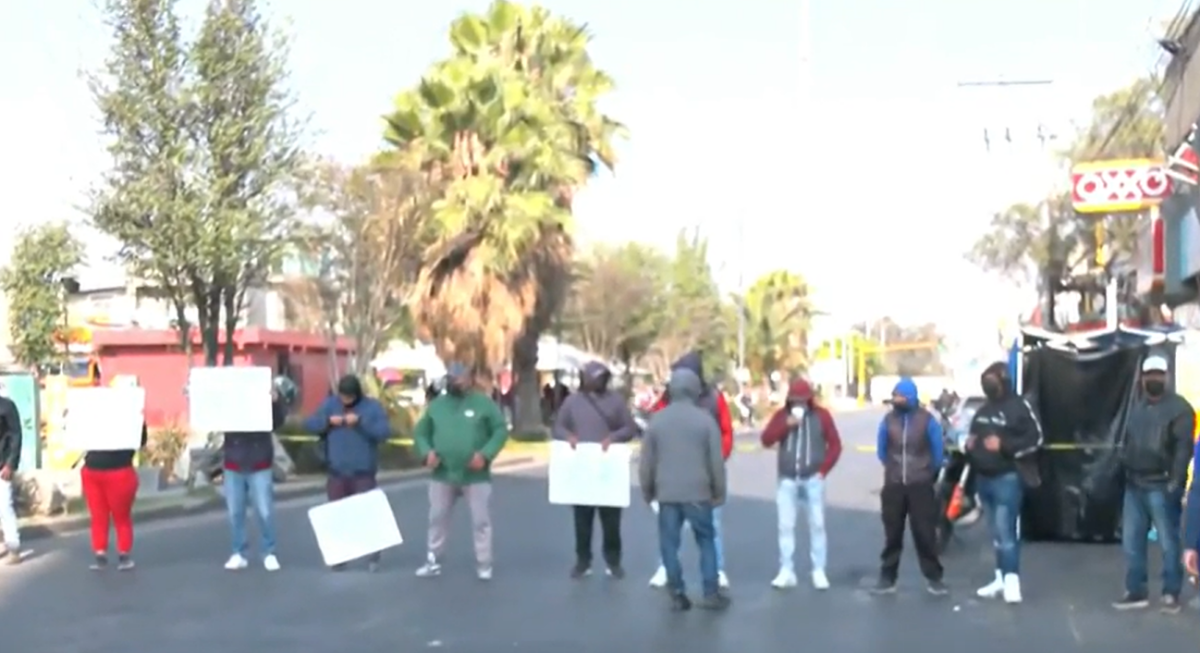 Mototaxistas bloquean extorsiones Neza