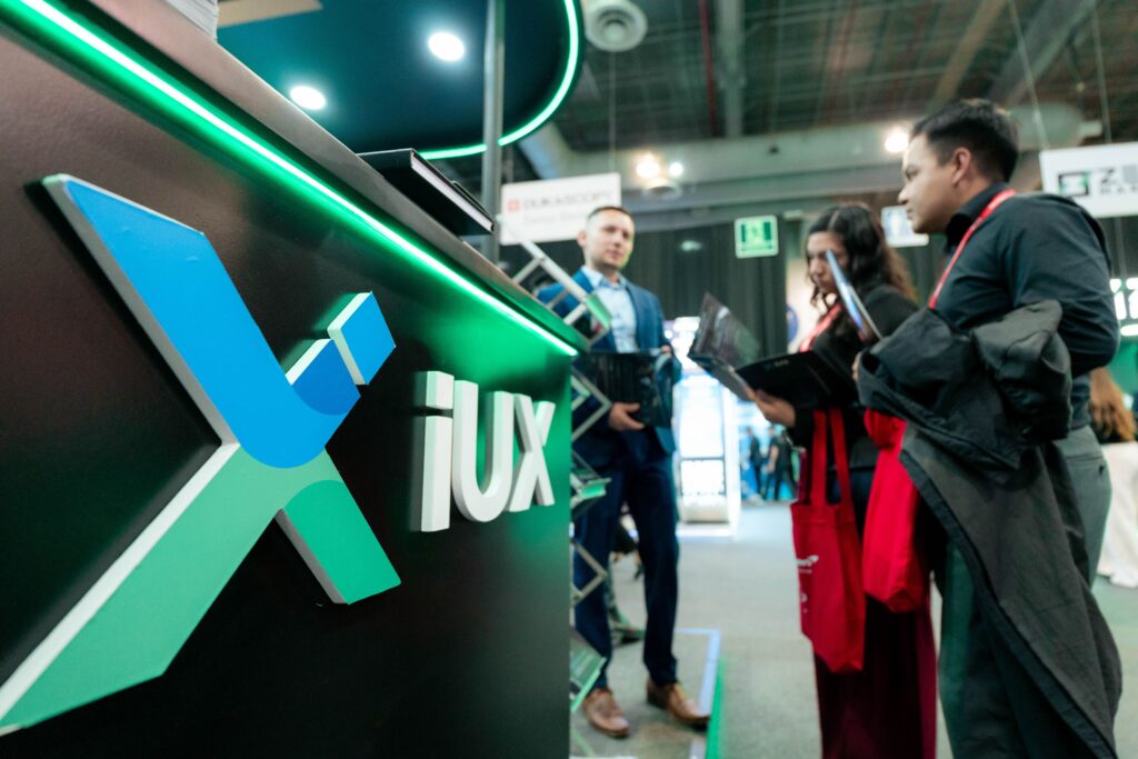 IUX triunfa en Money Expo México