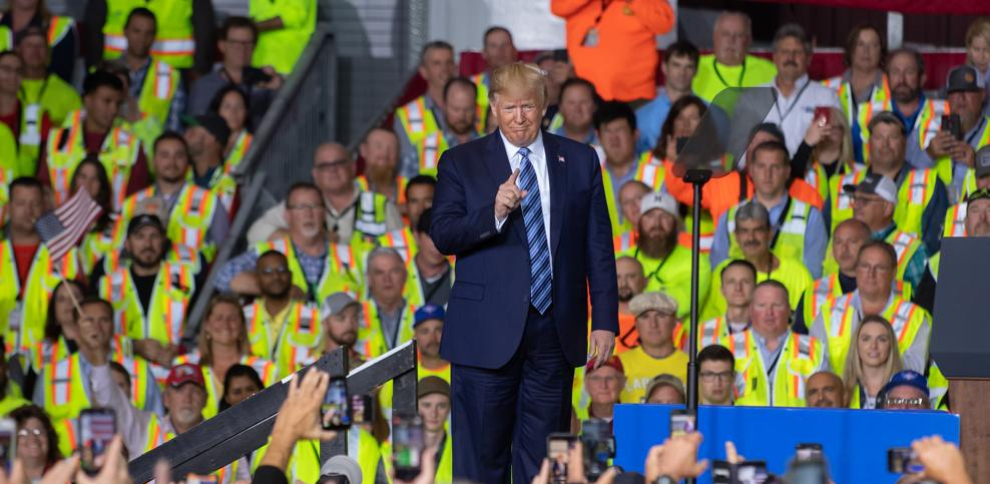 El presidente Trump promueve la eliminación de impuestos a propinas