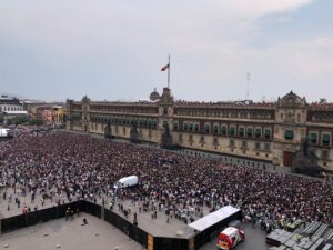 BTS en Palacio Nacional: Furor por la visita de la banda al Zócalo