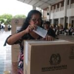 Colombia inicia conteo para elegir presidente