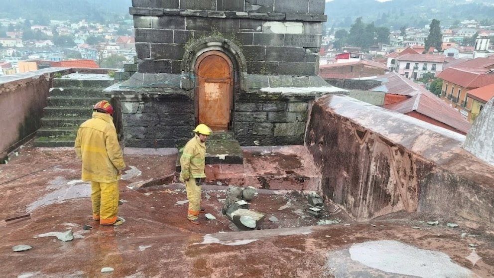 INAH iglesia tormenta eléctrica