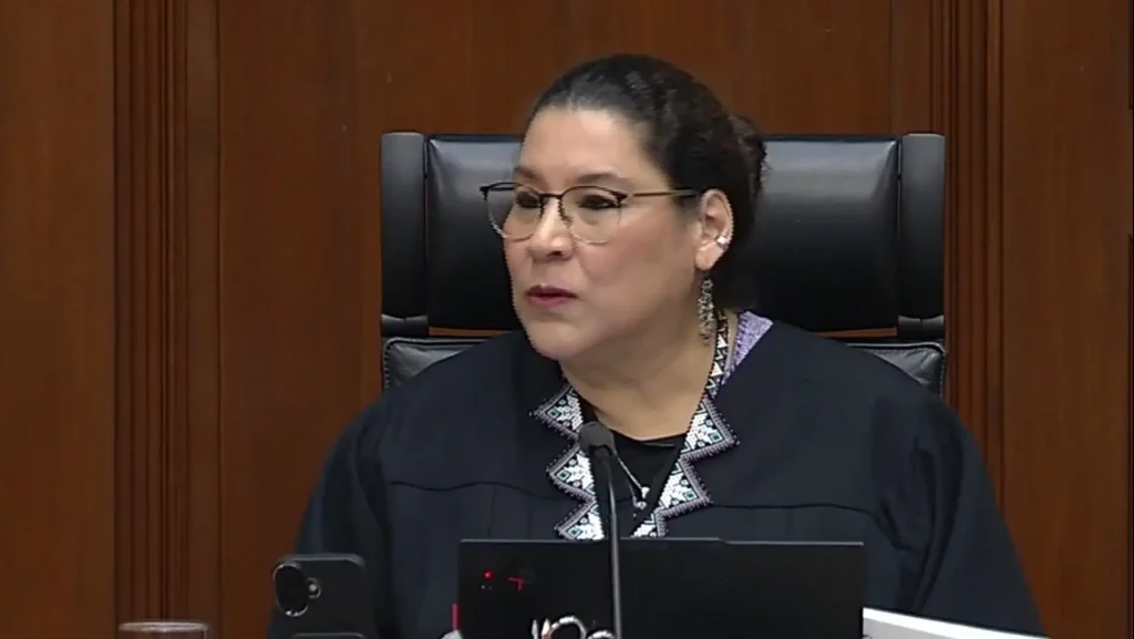 Lenia Batres