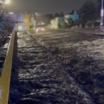 Se desborda el Río Hondo en Naucalpan y provoca inundaciones en varias colonias